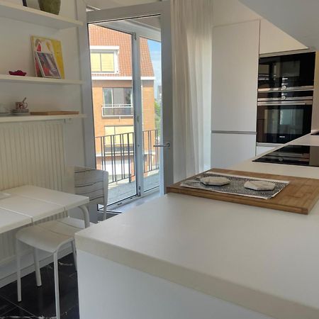 Guesthouse Poppies , Free Parking Остенде Екстериор снимка