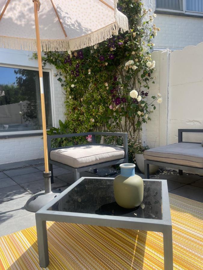 Guesthouse Poppies , Free Parking Остенде Екстериор снимка
