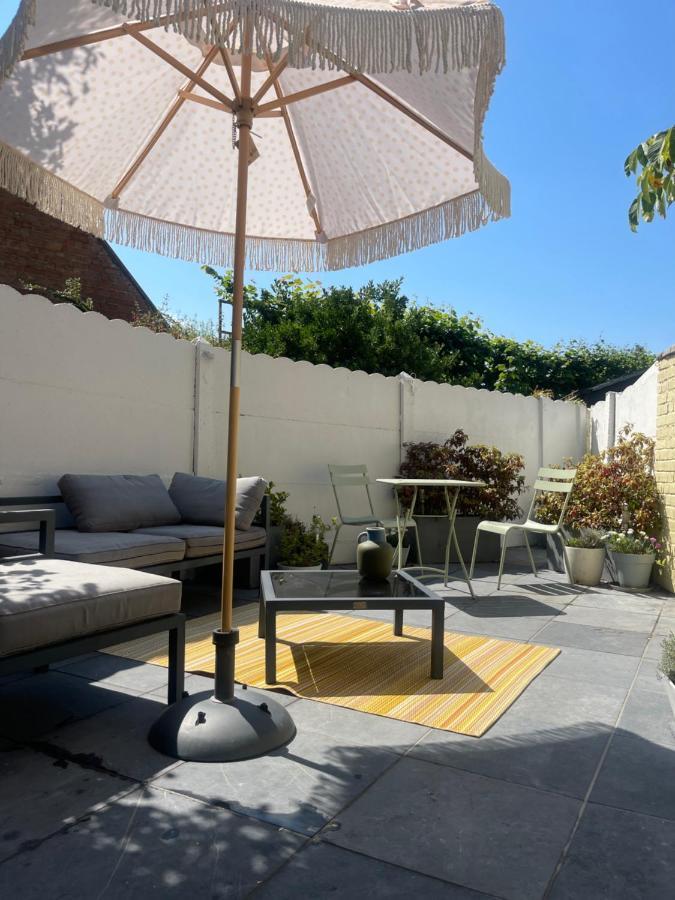 Guesthouse Poppies , Free Parking Остенде Екстериор снимка