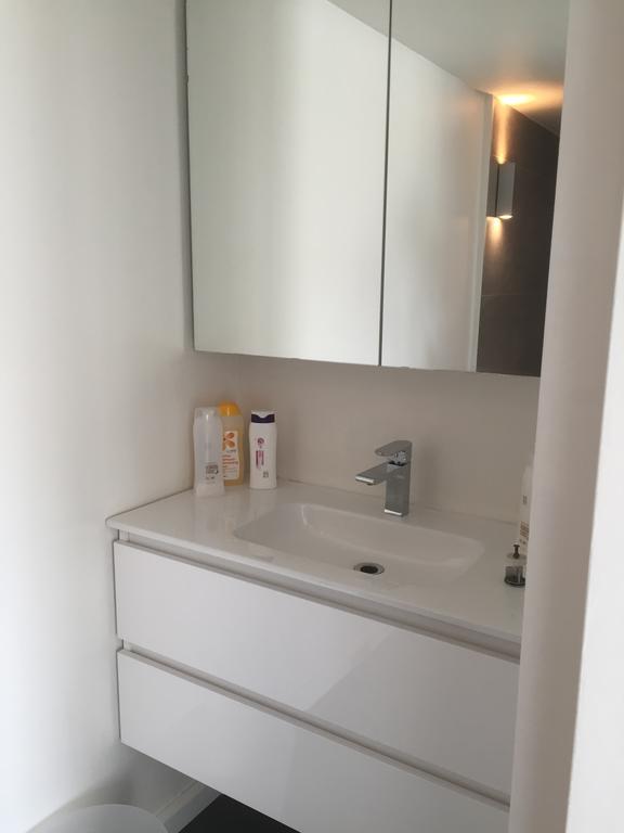 Guesthouse Poppies , Free Parking Остенде Екстериор снимка