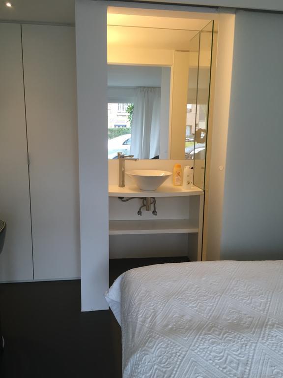 Guesthouse Poppies , Free Parking Остенде Екстериор снимка