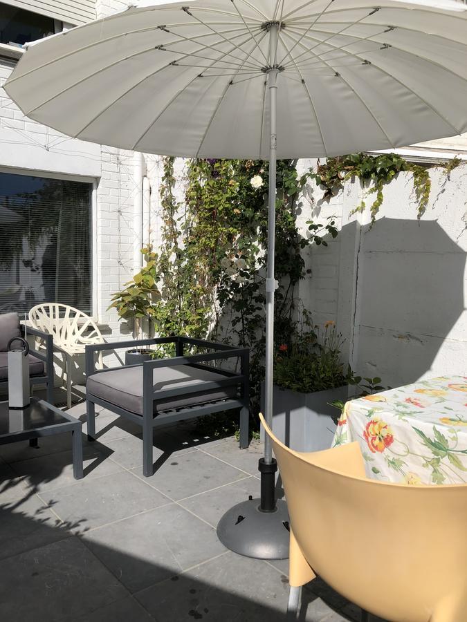 Guesthouse Poppies , Free Parking Остенде Екстериор снимка