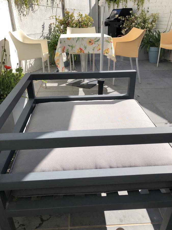 Guesthouse Poppies , Free Parking Остенде Екстериор снимка