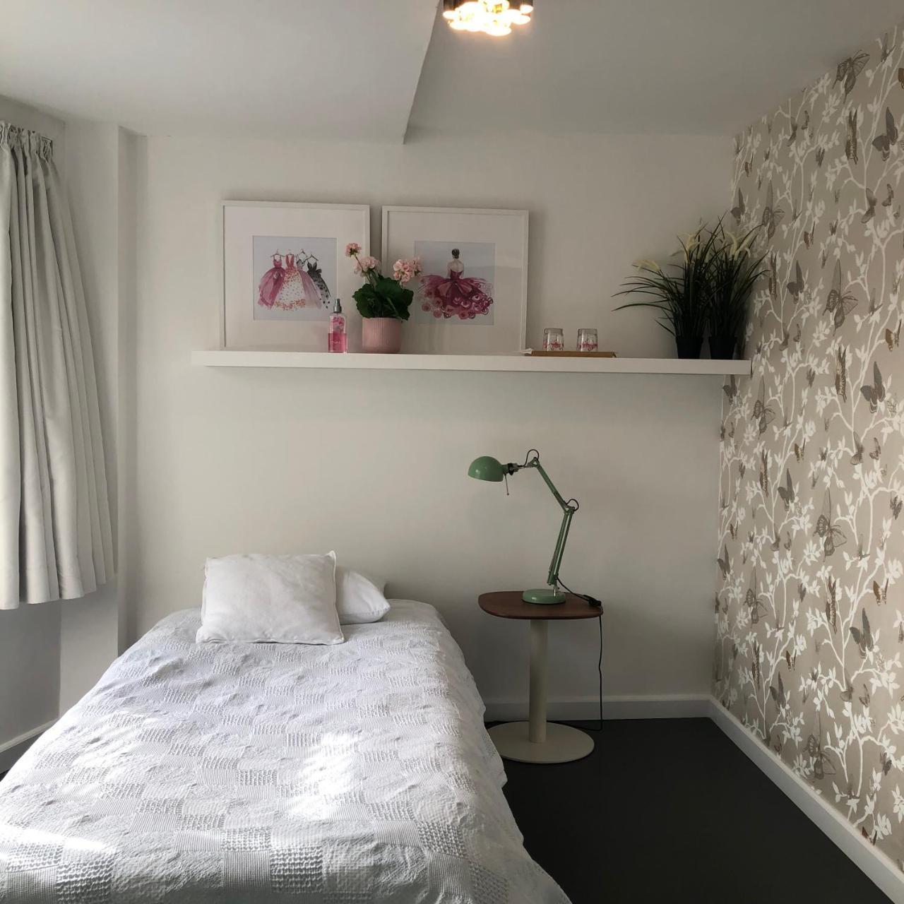 Guesthouse Poppies , Free Parking Остенде Екстериор снимка