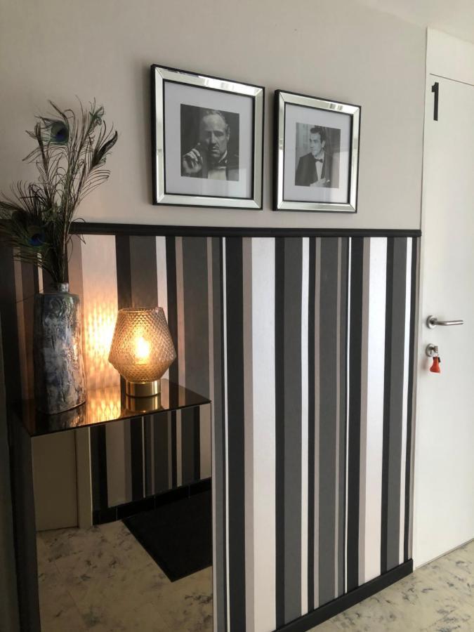 Guesthouse Poppies , Free Parking Остенде Екстериор снимка